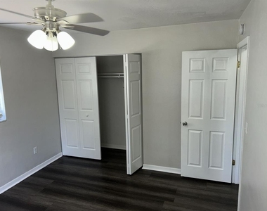 1241 Pilgrim Rd - Photo Thumbnail 21