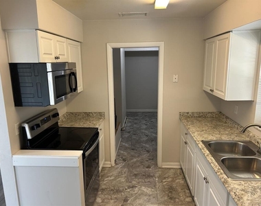 1241 Pilgrim Rd - Photo Thumbnail 8