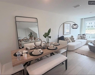 880 Lynx Street - Photo Thumbnail 2