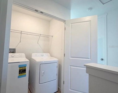 880 Lynx Street - Photo Thumbnail 35