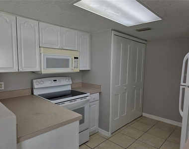 406 Washington Palm Loop - Photo Thumbnail 1