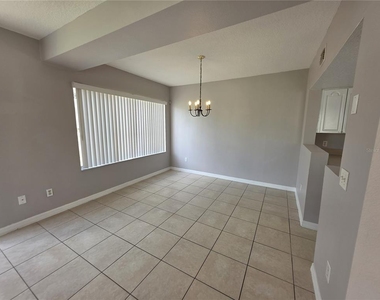 406 Washington Palm Loop - Photo Thumbnail 3