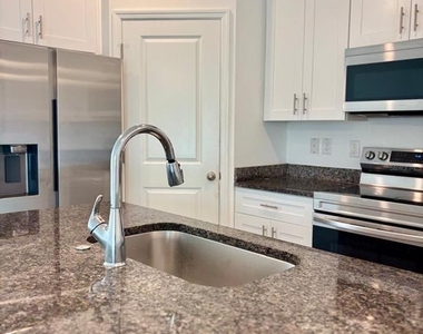 2399 Missouri Avenue - Photo Thumbnail 6