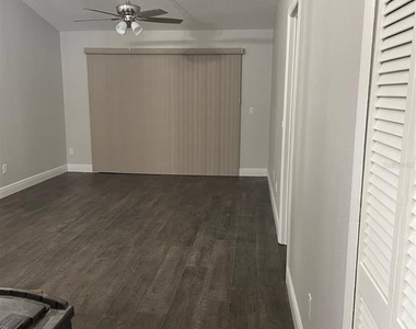 2510 King Oak Circle - Photo Thumbnail 5