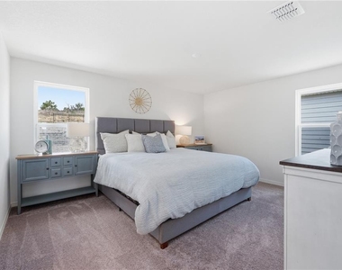 9572 Westside Hills Drive - Photo Thumbnail 16