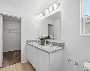 9572 Westside Hills Drive - Photo Thumbnail 19