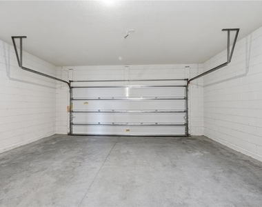 9572 Westside Hills Drive - Photo Thumbnail 22