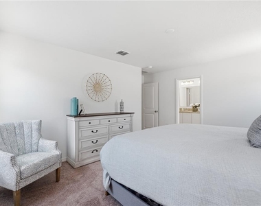 9572 Westside Hills Drive - Photo Thumbnail 17