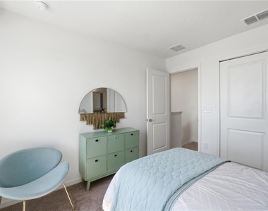 9572 Westside Hills Drive - Photo Thumbnail 11