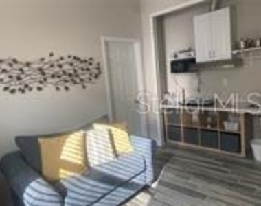 3020 Jardin Street - Photo Thumbnail 4
