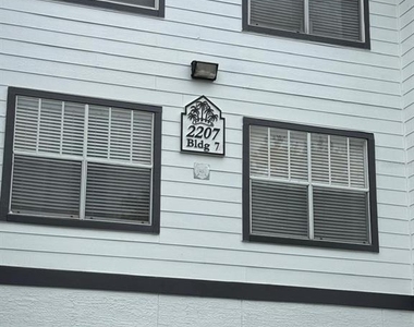 2207 Antigua Place - Photo Thumbnail 3