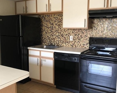 2207 Antigua Place - Photo Thumbnail 7