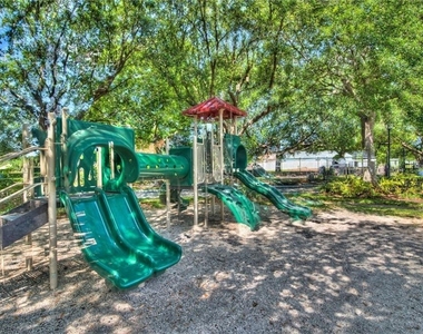 2035 Dixie Belle Drive - Photo Thumbnail 15