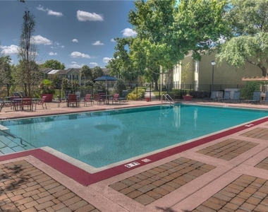 2035 Dixie Belle Drive - Photo Thumbnail 16