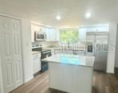 1539 Roselawn Street Sw - Photo Thumbnail 2