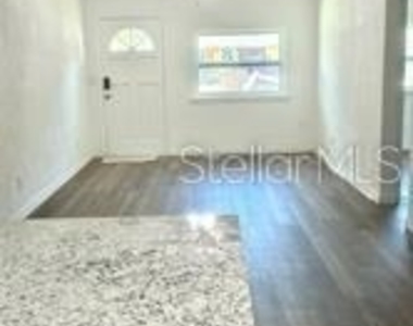1539 Roselawn Street Sw - Photo Thumbnail 3