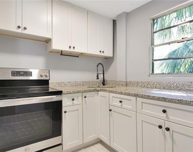 669 Avenue B Nw - Photo Thumbnail 4