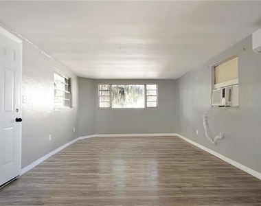669 Avenue B Nw - Photo Thumbnail 6
