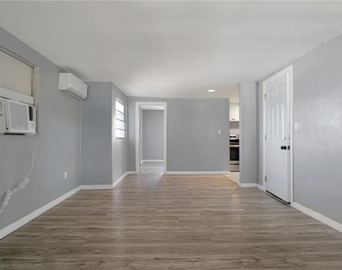 669 Avenue B Nw - Photo Thumbnail 7