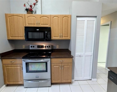 926 Chelsea Way - Photo Thumbnail 2