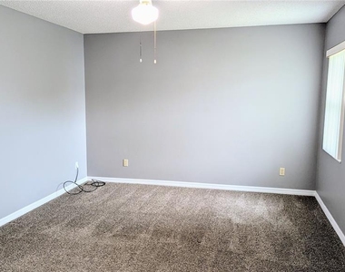 926 Chelsea Way - Photo Thumbnail 16