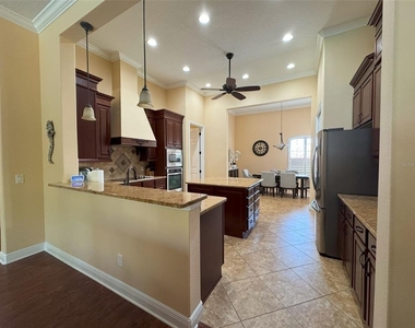 1024 W Beagle Run Loop - Photo Thumbnail 12