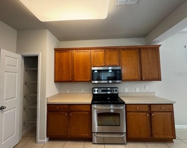 4401 Sw 52nd - Photo Thumbnail 9