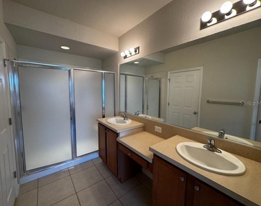 4401 Sw 52nd - Photo Thumbnail 14