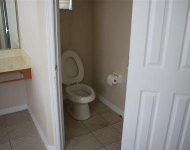 4352 Fox Glen Loop - Photo Thumbnail 21