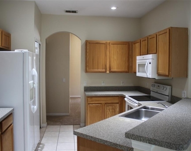 4352 Fox Glen Loop - Photo Thumbnail 6