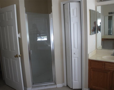 4352 Fox Glen Loop - Photo Thumbnail 18