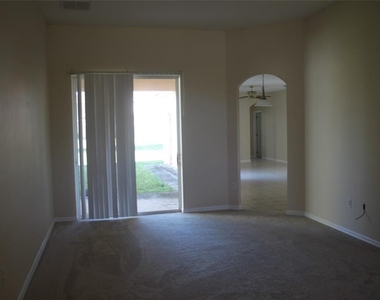 4352 Fox Glen Loop - Photo Thumbnail 2