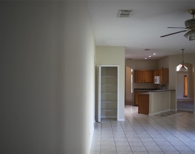 4352 Fox Glen Loop - Photo Thumbnail 10