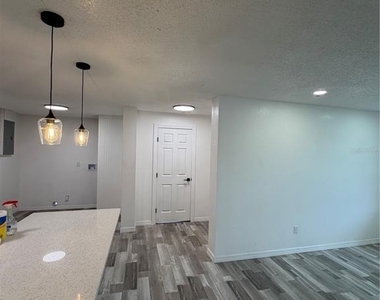 109 Dakota Avenue - Photo Thumbnail 8