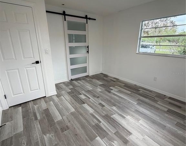 109 Dakota Avenue - Photo Thumbnail 5