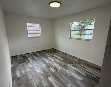 109 Dakota Avenue - Photo Thumbnail 15