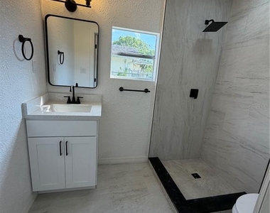 109 Dakota Avenue - Photo Thumbnail 11