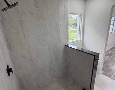 109 Dakota Avenue - Photo Thumbnail 18