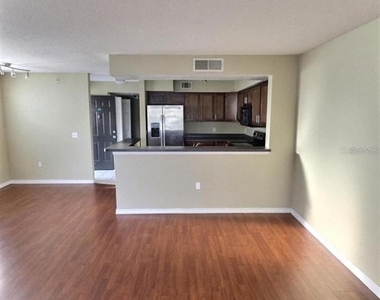 13803 Fairway Island Drive - Photo Thumbnail 6