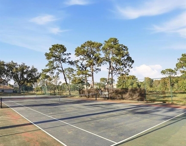 13803 Fairway Island Drive - Photo Thumbnail 9