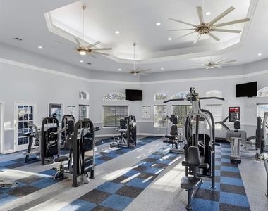 13803 Fairway Island Drive - Photo Thumbnail 11