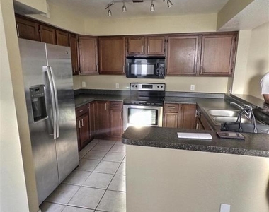 13803 Fairway Island Drive - Photo Thumbnail 3