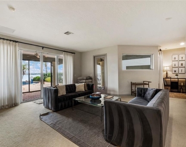 7926 Versilia Drive - Photo Thumbnail 31
