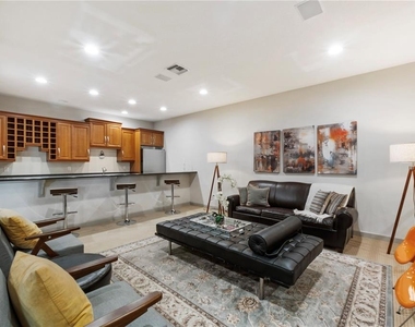 7926 Versilia Drive - Photo Thumbnail 32