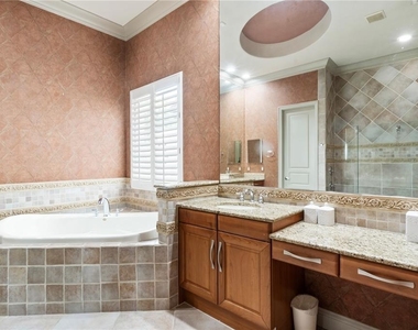 7926 Versilia Drive - Photo Thumbnail 17