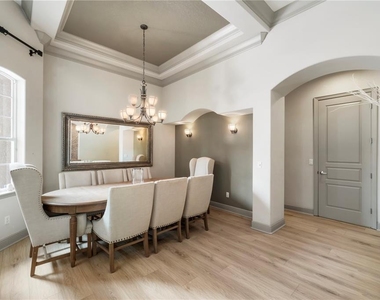 7926 Versilia Drive - Photo Thumbnail 3