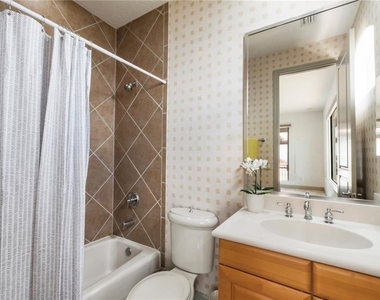 7926 Versilia Drive - Photo Thumbnail 22
