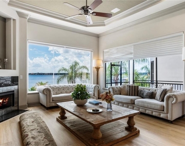 7926 Versilia Drive - Photo Thumbnail 10