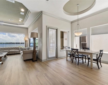 7926 Versilia Drive - Photo Thumbnail 9