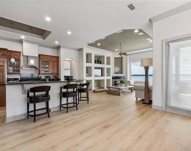 7926 Versilia Drive - Photo Thumbnail 8